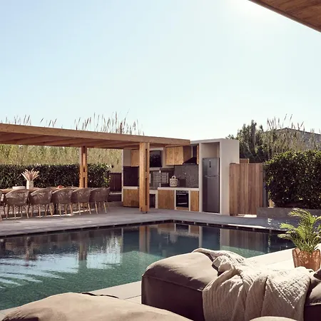 Vilă Ola Exclusive Residence, With Pool & Access, By Thinkvilla