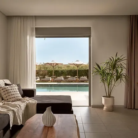 Ola Exclusive Residence, With Pool & Access, By Thinkvilla