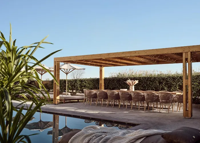 Вилла Ola Exclusive Residence, With Pool & Access, By Thinkvilla Циливи