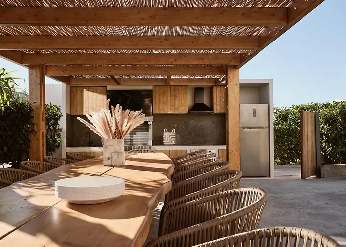 Ola Exclusive Residence, With Pool & Access, By Thinkvilla * Циливи