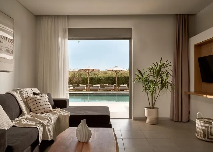 Ola Exclusive Residence, With Pool & Access, By Thinkvilla